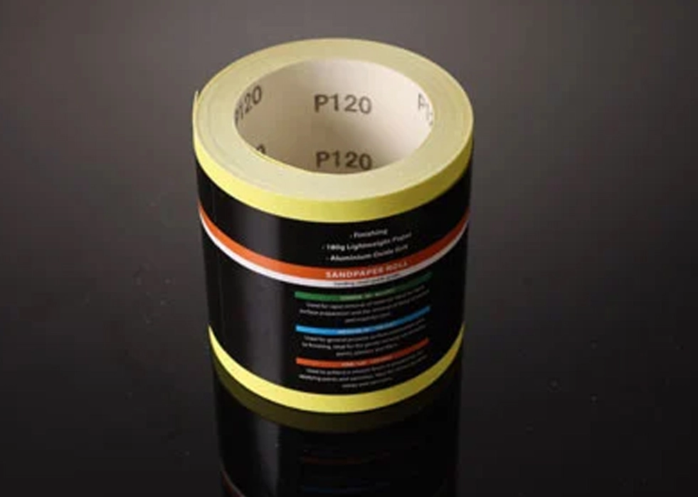 Applicazione di rotoli di carta vetrata all'ossido di alluminio